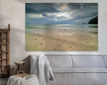 op het strand van Koh Mook van Walter G. Allgöwer