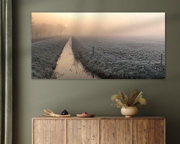 Die Sonne versucht, den Nebel zu durchbrechen von peterheinspictures