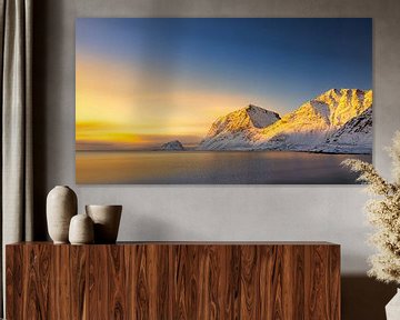 The last warm light of the day on the mountains by Nando Harmsen