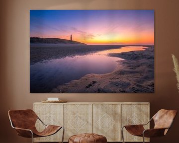 De vuurtoren van Texel tijdens zonsondergang. van Justin Sinner Photography ( Fotograaf op Texel)