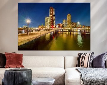 Rotterdam Kop van Zuid 's avonds in de Rijnhaven