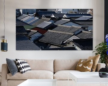 Traditionele Japanse pannendaken in Kurashiki, Japan van Lensw0rld