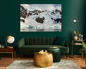The eternal ice of the Antarctic by Roland Brack