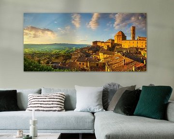 De skyline van de stad Volterra, Toscane van Stefano Orazzini