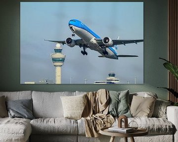 Boeing 777 van KLM stijgt op van Schiphol Amsterdam Airport