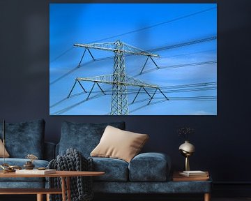 Hoogspanningsmasten met elektriciteitskabels