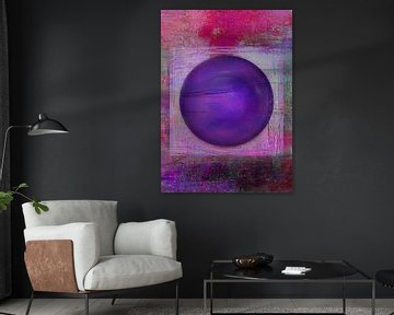 Illusion with circle purple by Claudia Gründler