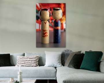 Een paar traditionele houten Japanese kokeshi poppen