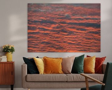Abstract gekleurde luchten tijdens zonsopkomst van Tonko Oosterink