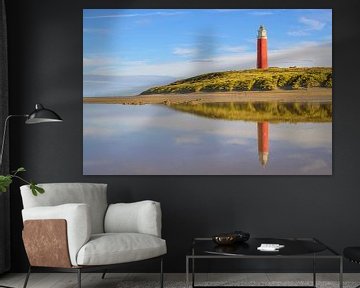 Texelse vuurtoren in de duinen tijdens een rustige herfstmiddag van Sjoerd van der Wal Fotografie
