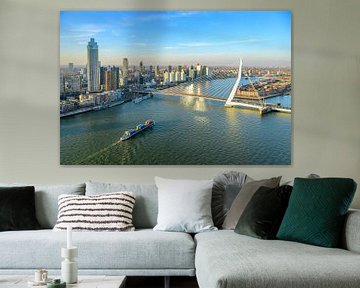 Zonsondergang Rotterdamse skyline bij Erasmusbrug over de Maas