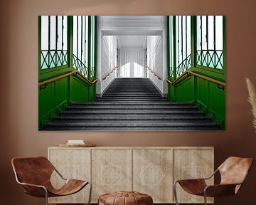 Der Weg ins Licht – Symmetrische Treppenarchitektur von artpictures.de