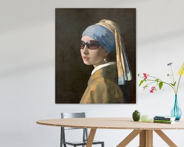Meisje met de parel met een zwarte moderne zonnebril van Patricia Hofmeester