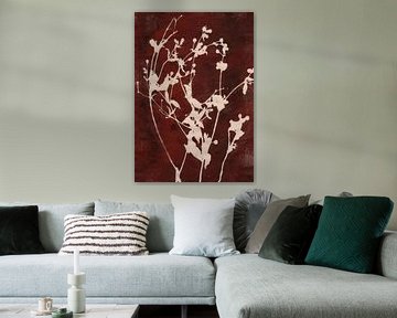 Witte bloemen op roestbruin. Wabi-sabi botanisch. van Dina Dankers