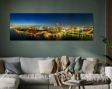 Rotterdam skyline panorama in de avond van Sjoerd van der Wal Fotografie