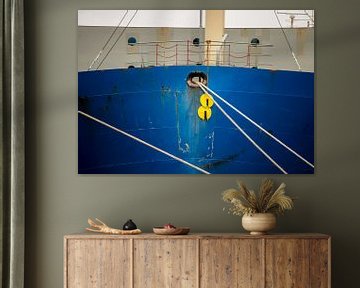 Der Bug eines Hochseeschiffs im Detail von scheepskijkerhavenfotografie