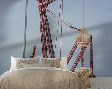 Mammoet PTC 210-DS hijskraan in Schiedam.