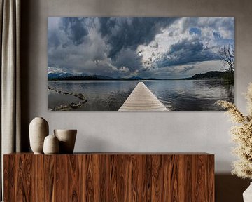 Tussen licht en storm - een dans van de elementen boven de Hopfensee van Walter G. Allgöwer