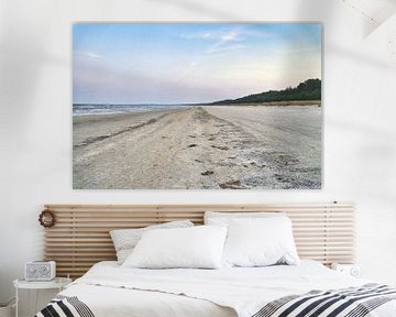 Uitzicht over het strand op Usedom met duinen aan de ene kant en de Baltische Zee aan de andere kant van Martin Köbsch