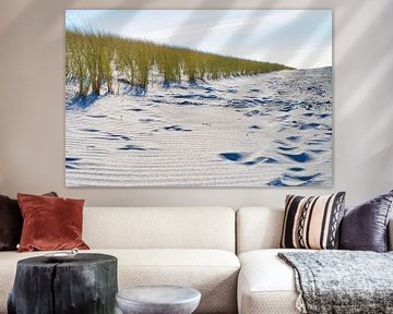 Op het Oostzeestrand met duinen van Martin Köbsch