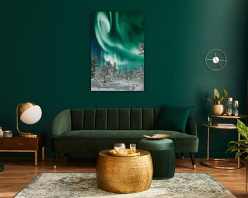 Aurora borealis boven het bos | reisfotografie print | Saariselkä Lapland van Kimberley Jekel