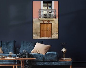 Balkon en tekens in Torres del Rio, La Rioja van Ton Van Zeijl