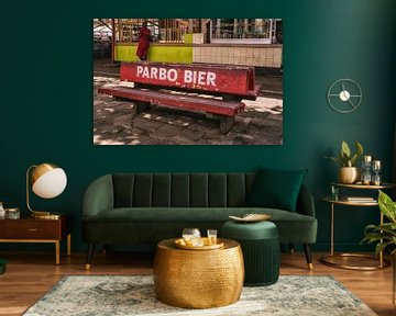 Parbo-Bär-Werbung auf einer Bar in Surinam von Patricia Hofmeester