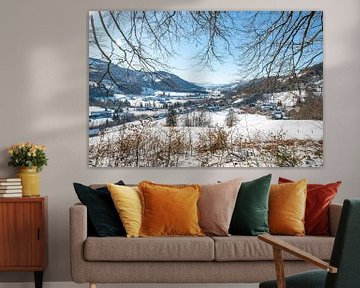 Winteruitzicht vanuit Oberstaufen over het Weißachtal naar de Säntis van Leo Schindzielorz