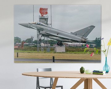 Décollage de l'Eurofighter Typhoon de la Royal Air Force.