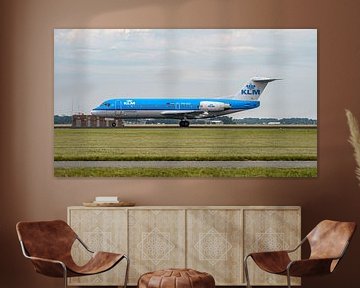 Vertrekkende KLM Cityhopper Fokker 70. van Jaap van den Berg