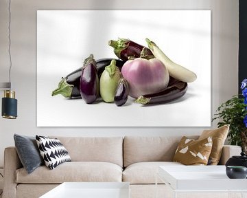 Compositie verschillende vormen en kleuren aubergines van Frans Rombout