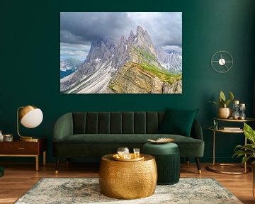 De kliffen van het Seceda gebergte in de Dolomieten
