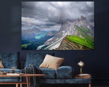 De kliffen van het Seceda gebergte in de Dolomieten