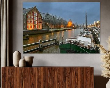 Zwolle besneeuwde Thorbeckegracht tijdens een koude winterochtend van Sjoerd van der Wal Fotografie