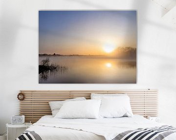 fantastische zonsopgang op de mistige Staffelsee, fantastische zonsopgang op de mistige Staffelsee, lever de soleil d'une beauté fantastique sur le Staffelsee brumeux van Christina Bauer Photos