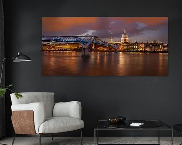 Millenium Bridge na zonsondergang van Markus Lange