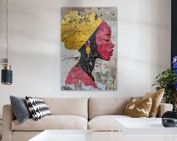 Sterke vrouw in urban stijl met gouden details van Color Square