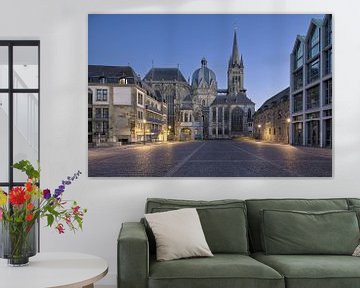 De kathedraal van Aken op het blauwe uur - architectuurfotografie met perfect perspectief van Rolf Schnepp