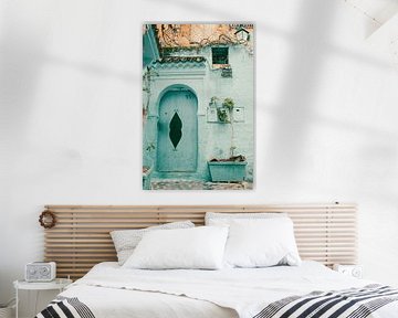 Little Maroccan door with plant van Iona Hogendoorn