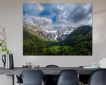 Zgornje Jezersko vallei vanuit de lucht gezien in de lente van Sjoerd van der Wal Fotografie