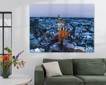 Zwolle Sassenpoort oude poort tijdens een koude winterochtend van Sjoerd van der Wal Fotografie