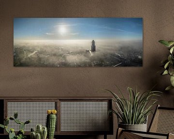 Peperbus kerktoren in Zwolle boven de mist van Sjoerd van der Wal Fotografie