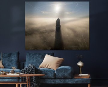Peperbus kerktoren in Zwolle boven de mist van Sjoerd van der Wal Fotografie
