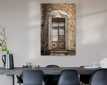 Window to the past - Dilapidated castle in France by Saranda in 't Veld Fotografie