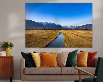 Prachtig uitzicht op de Murnauer Moos.  Winderig uitzicht op de Murnauer Moos . Tue venteuse alleen les Murnauer Moos van Christina Bauer Photos