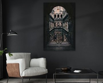 Interieur van de Porta Nigra door een boog van Laura Dijkslag