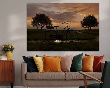 Abgestelltes Fahrrad auf einem Fahrradweg im Abendlicht von Besa Art