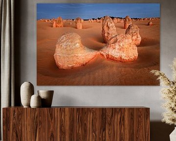 Zonsondergang in de Pinnacles Desert, Australië van Chris Stenger