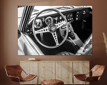 Jagauar E-type klassieke sportwagen dashboard in zwart en wit