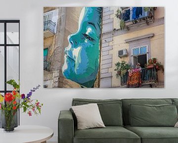 Cucù..Tetè van straatkunstenaar Diavù. Muurschildering in het historische centrum van Napels, Italië van Jan Fritz